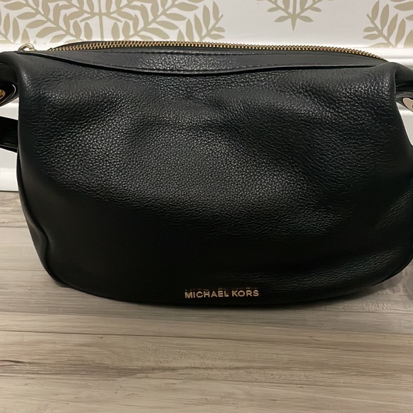 Michael Kors Black Crossbody in EUC - Picture 2 of 16